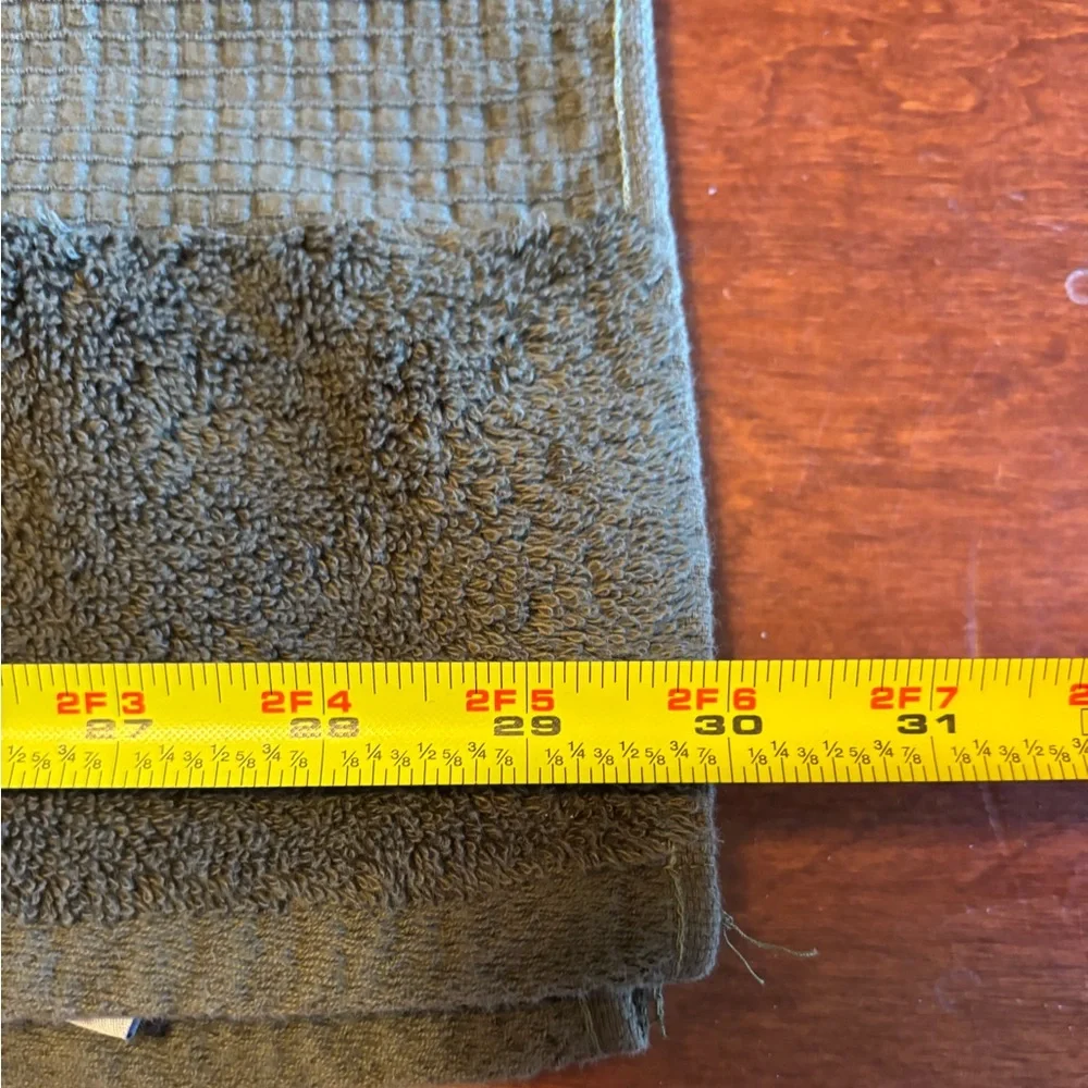 Apt. 9 Extra Large Bath Towels Forest Green Like New set of 2